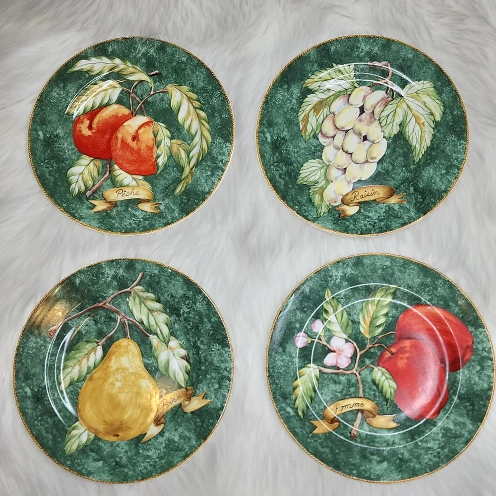 Vintage American Atelier Lattice Fruit plates (5031) produced in 1990